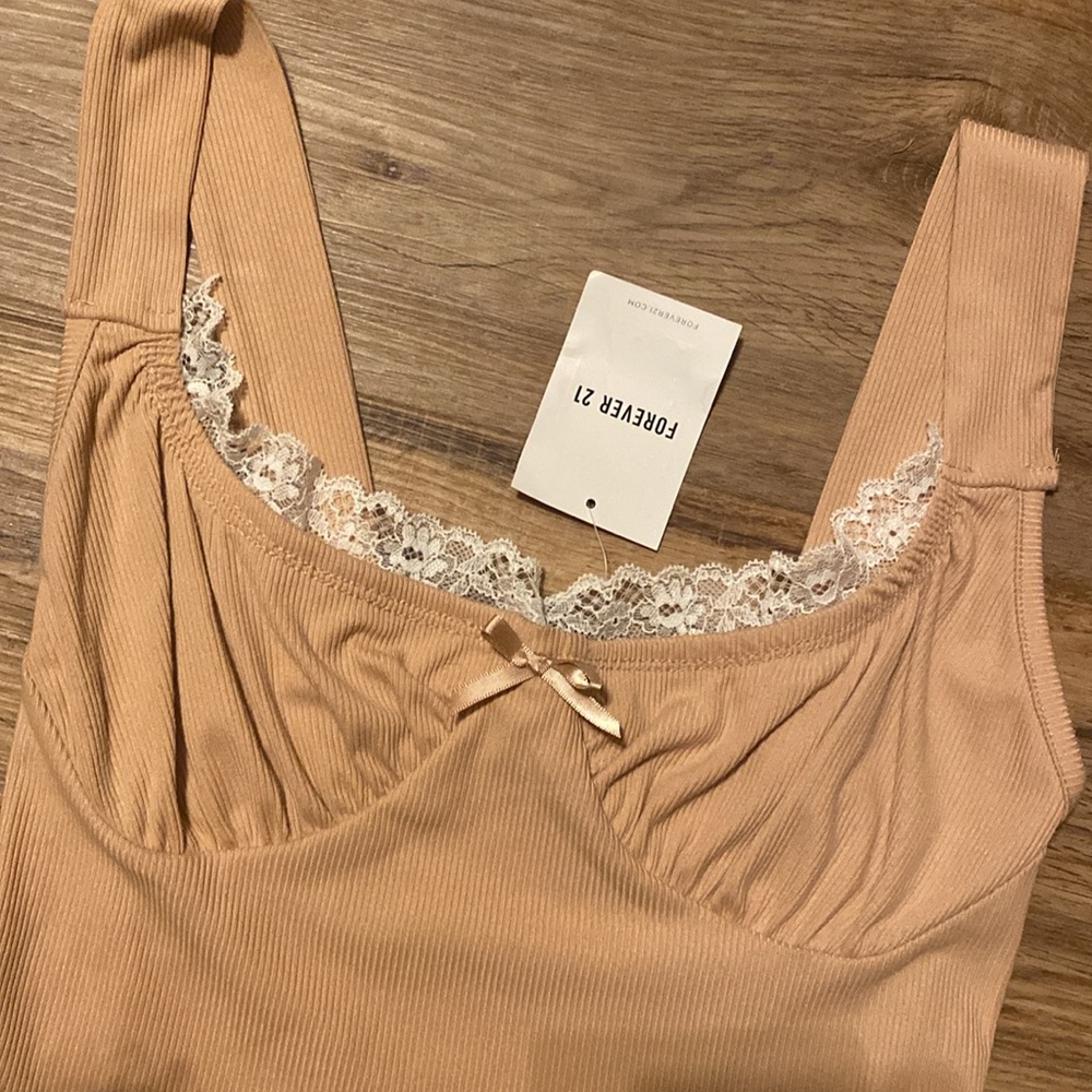 Nude Ribbed Lace Cropped Tank - Picture 2 of 3
